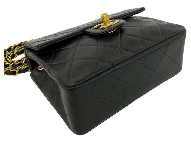 Timeless Chanel Vintage Matelassé Coco Lammfell Mini Schultertasche mit Kette Schwarz - Ansicht 7