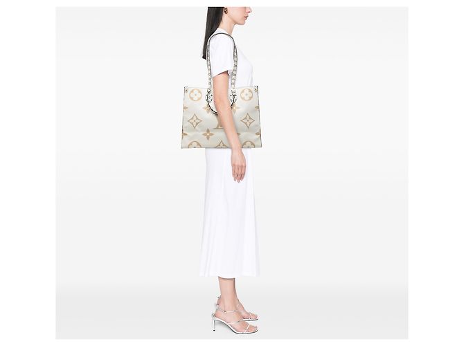 Louis Vuitton Green Monogram Reverse Giant OnTheGo GM Verde - vista 7