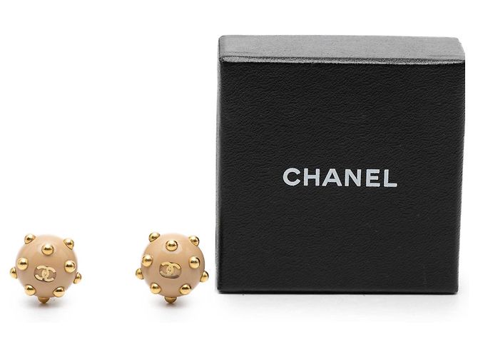 Orecchini a clip Chanel Beige CC in resina e placcati in oro - vista 4