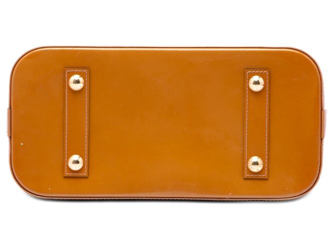 Louis Vuitton Alma PM in monogramma vernis marrone Caramello - vista 3