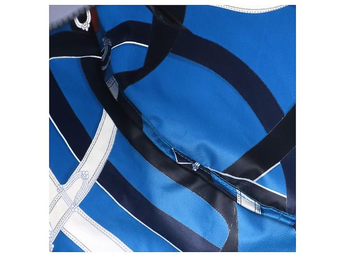 Borsa Hermès Blue Silk and Barenia Cavalcadour Airsilk Duffle Bag 38 - vista 4