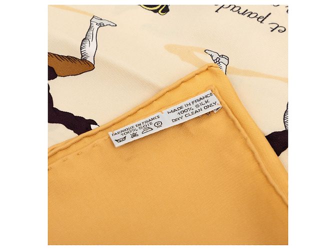 Sciarpa in seta Hermès Beige Traite Des Armes 90 - vista 4