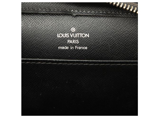 Louis Vuitton Pochette Baikal en cuir Taiga noir - vue 5