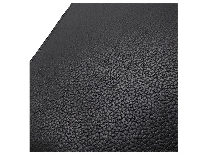 Louis Vuitton Pochette Jour GM en cuir Taurillon noir avec monogramme Initials Circle - vue 6