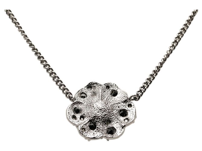 Collana con pendente Camellia in ottone e strass CC argento Chanel - vista 3