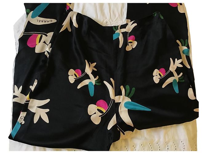Pantalones de seda negros estampados Chanel Rosa Blanco Azul Dorado Verde - vista 3