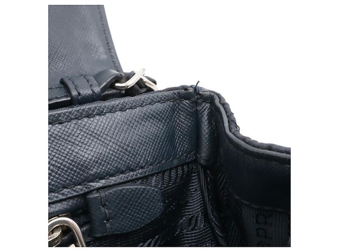 Borsa a tracolla in nylon trapuntato e pelle blu navy Prada - vista 8
