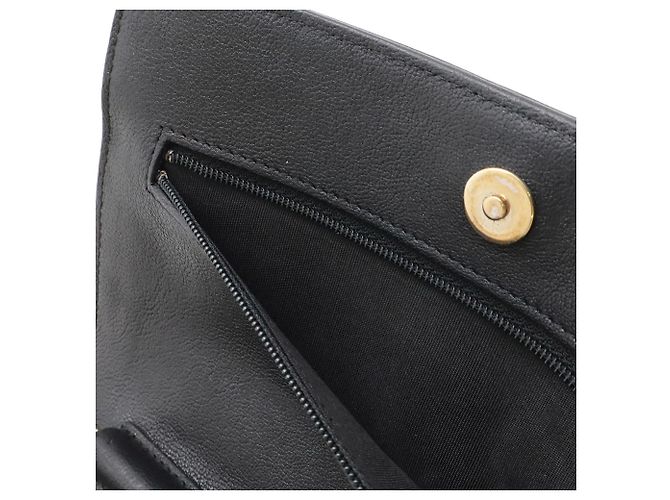 Borsa a tracolla Chanel Mademoiselle V-Stitch Chevron Nero - vista 10