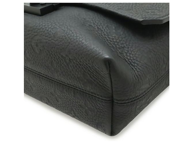 Borsa a tracolla Louis Vuitton Monogram Taurillon S Cape Nero - vista 4
