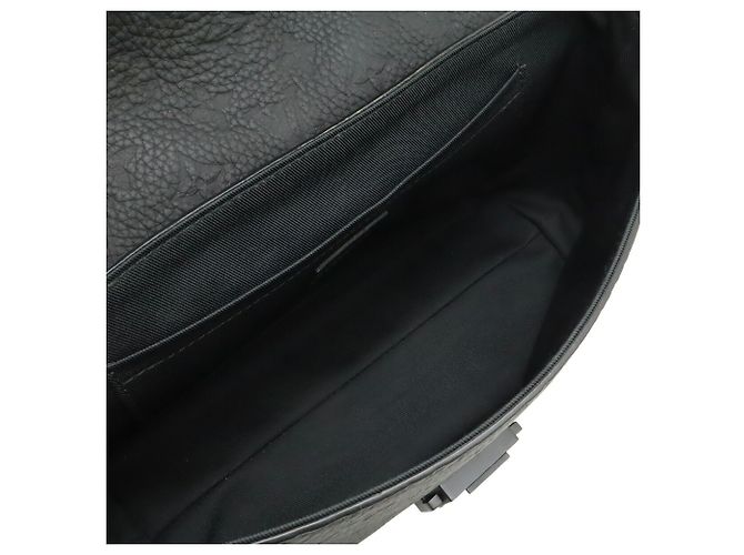 Borsa a tracolla Louis Vuitton Monogram Taurillon S Cape Nero - vista 7