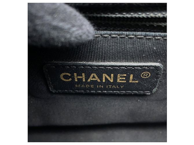 Borsa a tracolla Chanel Mademoiselle V-Stitch Black Nero - vista 17