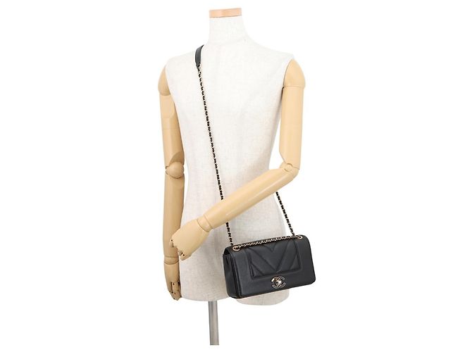 Borsa a tracolla Chanel Mademoiselle V-Stitch Black Nero - vista 5