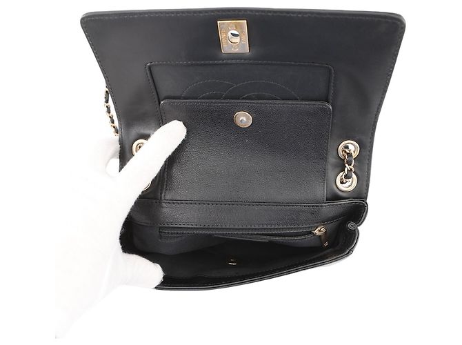 Borsa a tracolla Chanel Mademoiselle V-Stitch Black Nero - vista 7