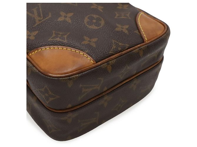 Borsa a tracolla Louis Vuitton Monogram Amazon Pochette Marrone - vista 4