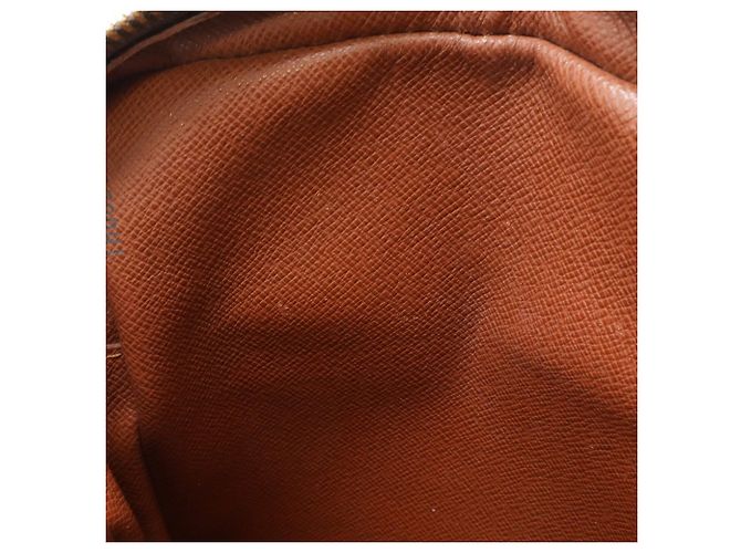 Borsa a tracolla Louis Vuitton Monogram Amazon Pochette Marrone - vista 8