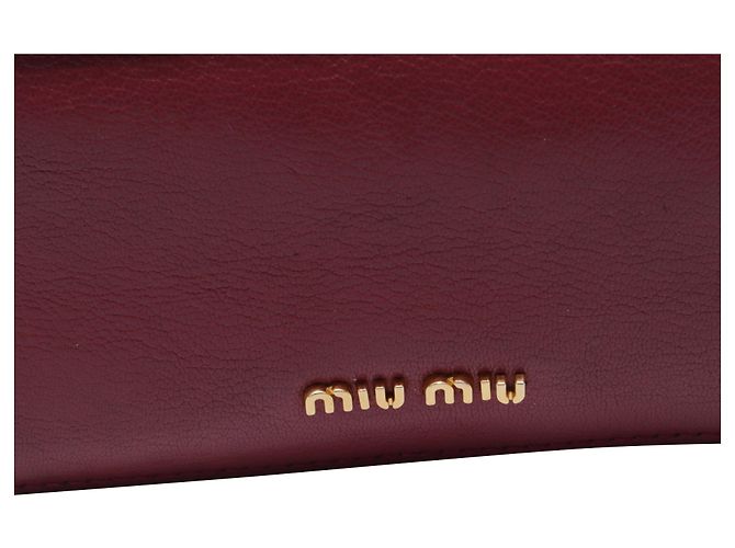 Borsa a tracolla con catena Miu Miu in pelle bordeaux Rosso Bordò - vista 9