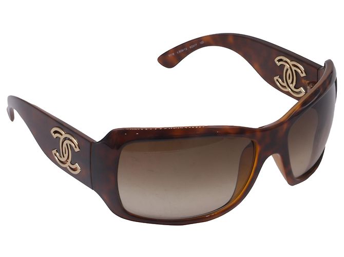 Timeless Chanel 6018 Tortoiseshell Sunglasses in Brown Acetate - view 2