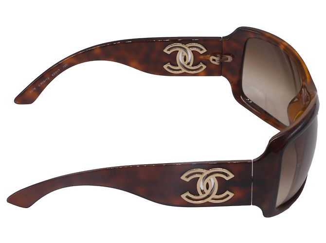 Timeless Chanel 6018 Tortoiseshell Sunglasses in Brown Acetate - view 3
