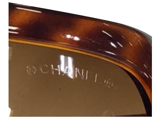 Timeless Chanel 6018 Tortoiseshell Sunglasses in Brown Acetate - view 7