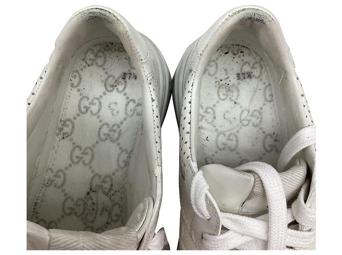 Sneakers basse Gucci GG in pelle bianca goffrata Bianco - vista 11