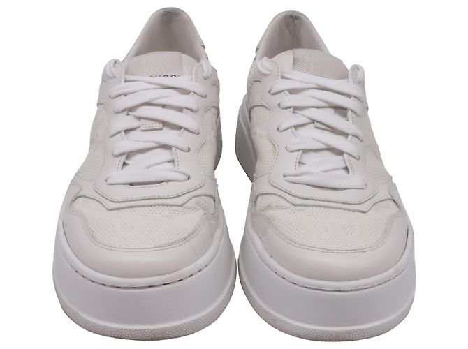 Sneakers basse Gucci GG in pelle bianca goffrata Bianco - vista 2