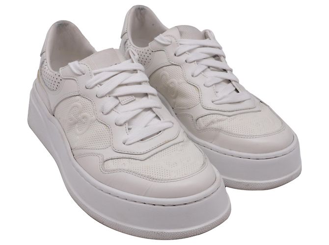 Sneakers basse Gucci GG in pelle bianca goffrata Bianco - vista 3