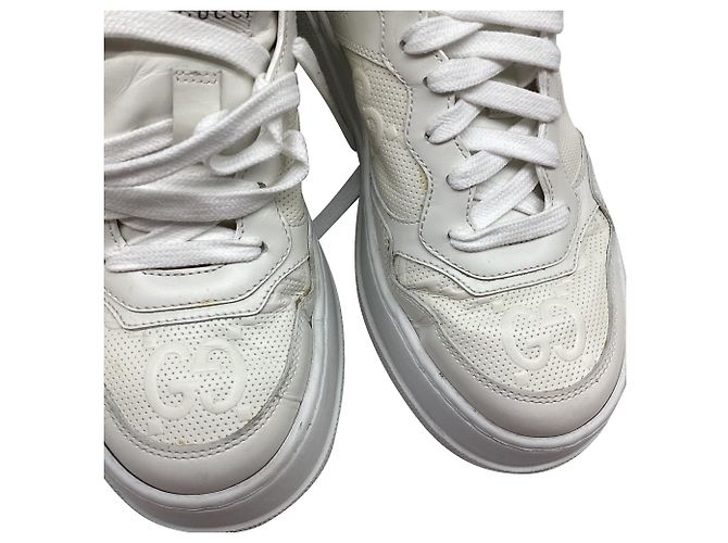 Sneakers basse Gucci GG in pelle bianca goffrata Bianco - vista 9