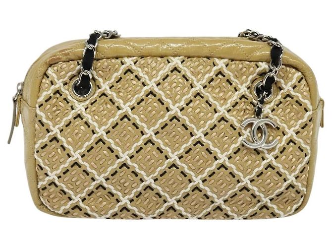 Bolso Camera Chanel Woven Stitch Patent Small Beige - vista 4