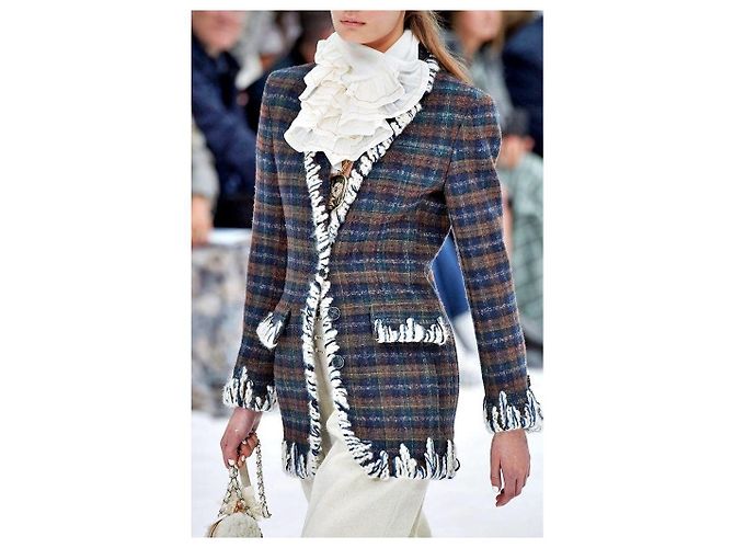 Chanel Fall 2019 RTW Tweed-Jacke mit Karomuster Braun Mehrfarben Grün Dunkelblau - Ansicht 8