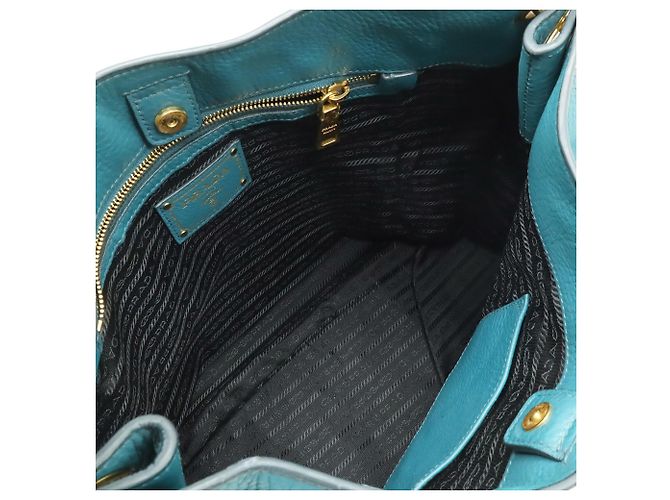 Prada Schultertasche aus grünem Leder - Ansicht 7