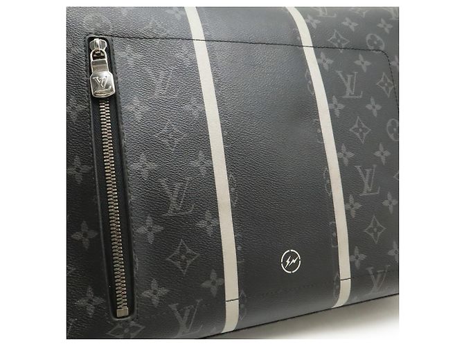 Bolso de hombro Louis Vuitton Monogram Eclipse Apollo MM - vista 10
