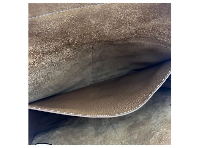 Borsa a tracolla Hermès Halzan 31 in pelle Cammello - vista 17