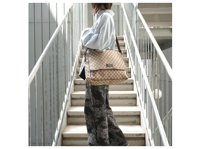 Borsa a tracolla Gucci GG Canvas beige - vista 13