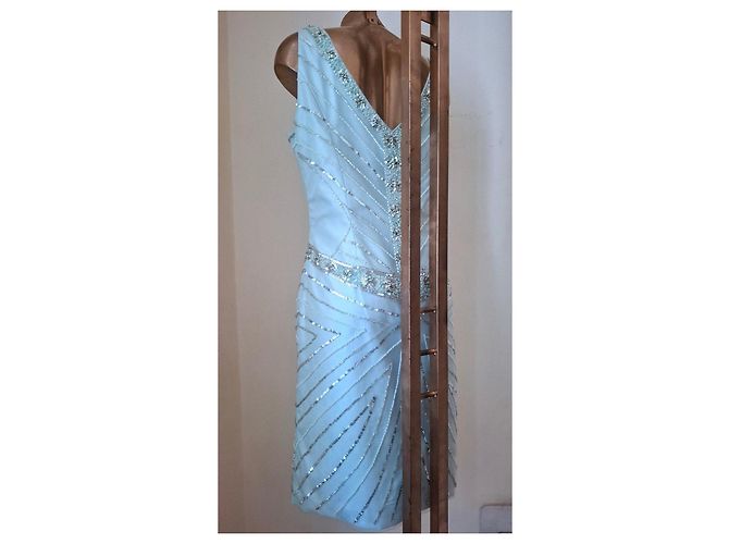 Autre Marque Hellblaues Abendkleid mit Pailletten und Perlen - Ansicht 14