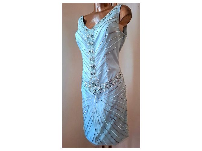 Autre Marque Hellblaues Abendkleid mit Pailletten und Perlen - Ansicht 2