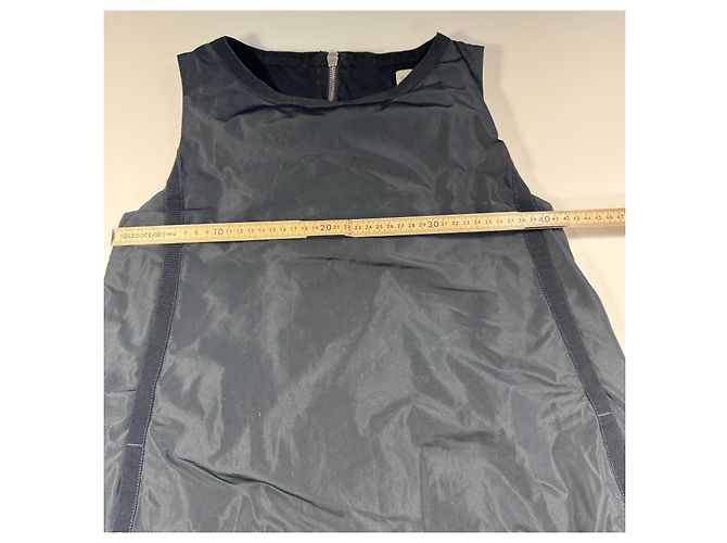 Moncler Vestido Mini sin mangas de Nylon Negro - vista 4