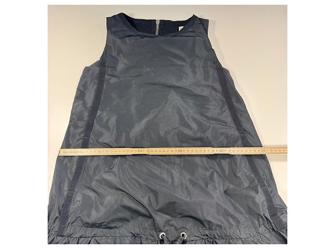 Moncler Vestido Mini sin mangas de Nylon Negro - vista 5