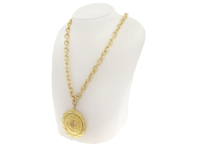 Collana pendente reversibile Chanel Relief Matelasse Frame Round D'oro - vista 5