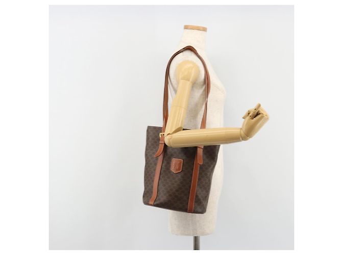 Céline CELINE Macadam Canvas Tote Bag aus PVC und Leder Braun gold Authentisch 187813 - Ansicht 24