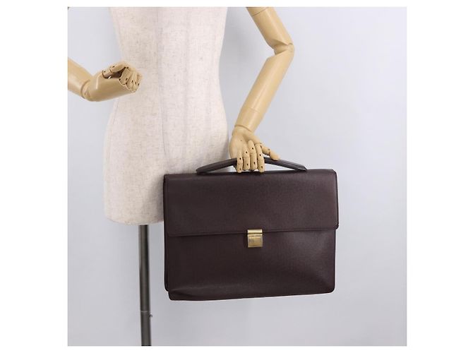 LOUIS VUITTON Taiga Porte Documents Angara Bag Acajou M30776 Auth bs35692 Marrone - vista 22