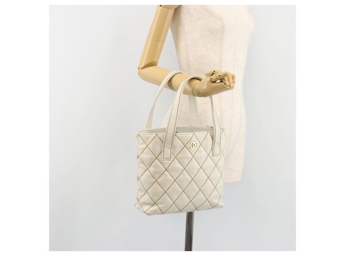 Borsa CHANEL Wild stitch in Pelle Bianco Oro CC Auth mr2601A D'oro - vista 24