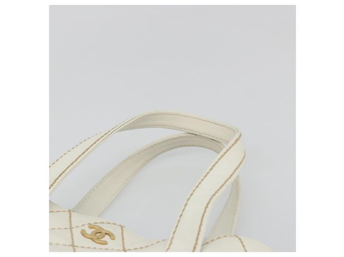 Borsa CHANEL Wild stitch in Pelle Bianco Oro CC Auth mr2601A D'oro - vista 8
