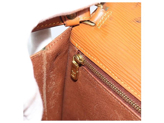 LOUIS VUITTON Epi Serie Dragonne Borsa a Mano Zipangu Gold M52618 LV Auth BA13660 - vista 20