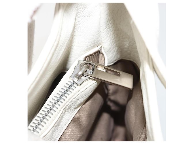 FENDI Mamma Baguette Schultertasche aus Leder weiß silber authentisch 185820M - Ansicht 21