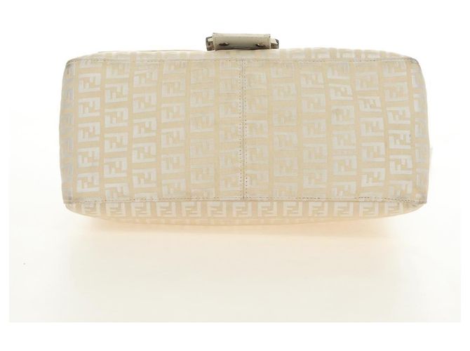 Borsa a tracolla FENDI Zucchino Canvas Mamma Baguette Bianco Argento Auth 186466V - vista 13