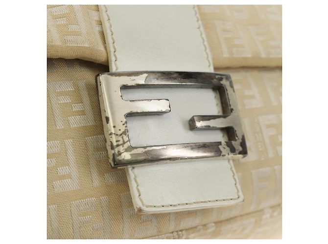 Borsa a tracolla FENDI Zucchino Canvas Mamma Baguette Bianco Argento Auth 186466V - vista 18