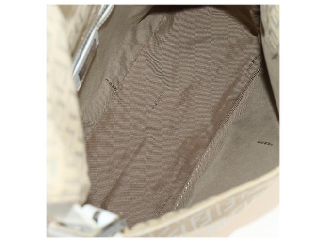 Borsa a tracolla FENDI Zucchino Canvas Mamma Baguette Bianco Argento Auth 186466V - vista 22