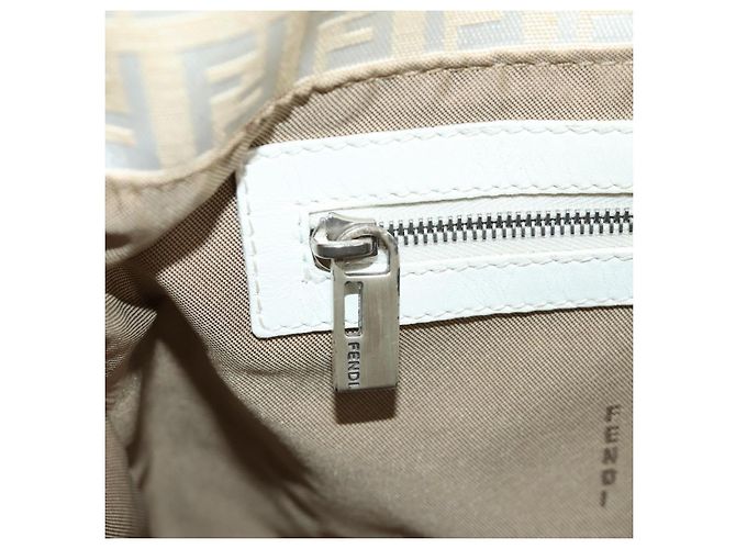 Borsa a tracolla FENDI Zucchino Canvas Mamma Baguette Bianco Argento Auth 186466V - vista 25