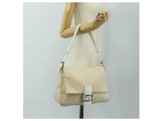Borsa a tracolla FENDI Zucchino Canvas Mamma Baguette Bianco Argento Auth 186466V - vista 28