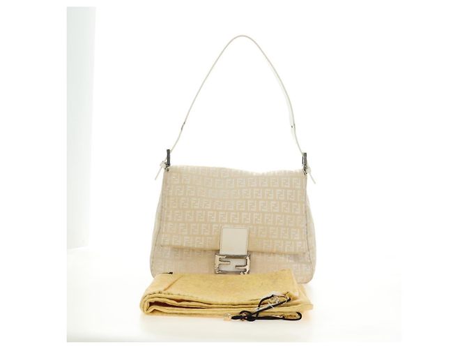 Borsa a tracolla FENDI Zucchino Canvas Mamma Baguette Bianco Argento Auth 186466V - vista 29